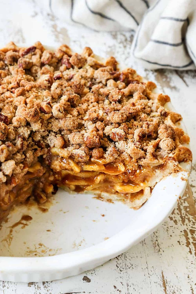 Dutch Apple Pie With Crumb Topping
