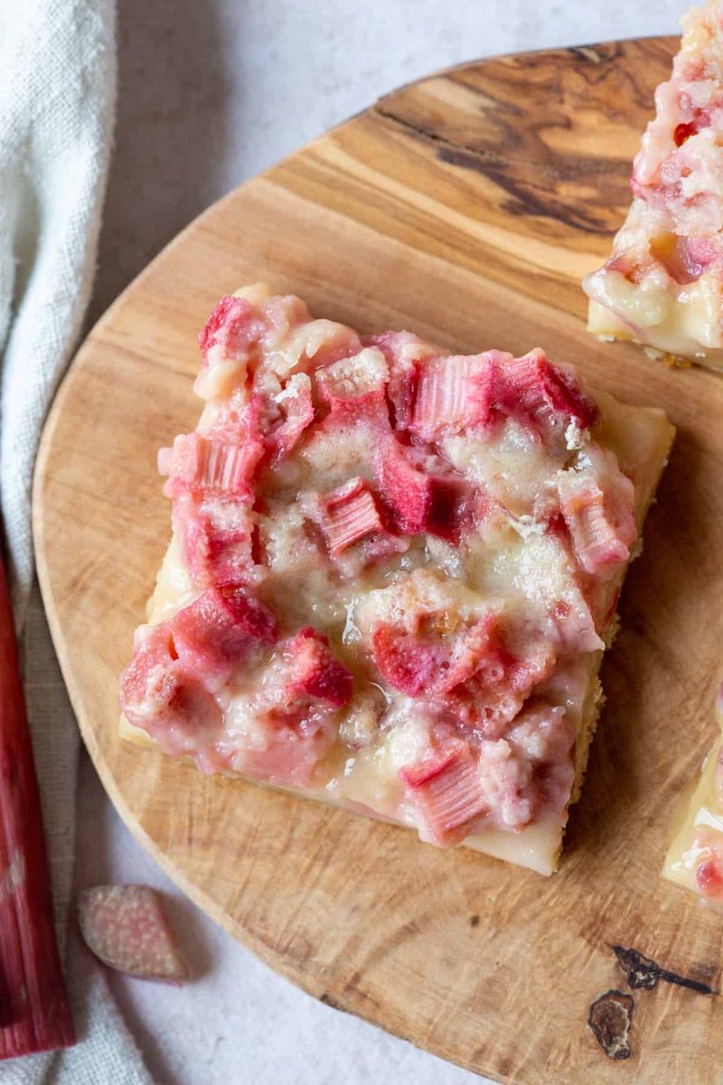 Rhubarb Crumble Bars