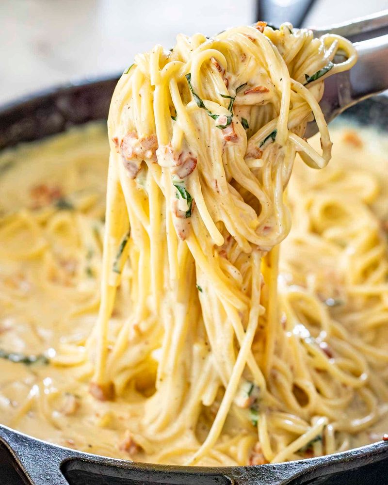 Carbonara made with cream