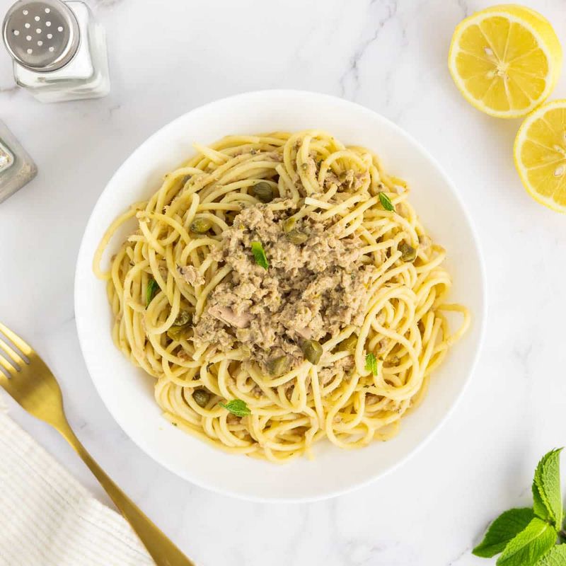 Spaghetti with Tuna, Lemon, and Parsley