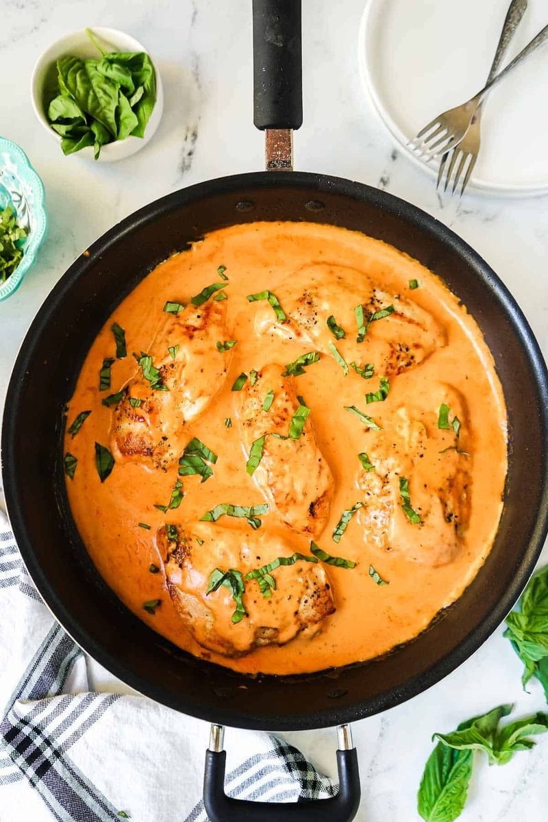 Sun-Dried Tomato Pesto Chicken With Spinach