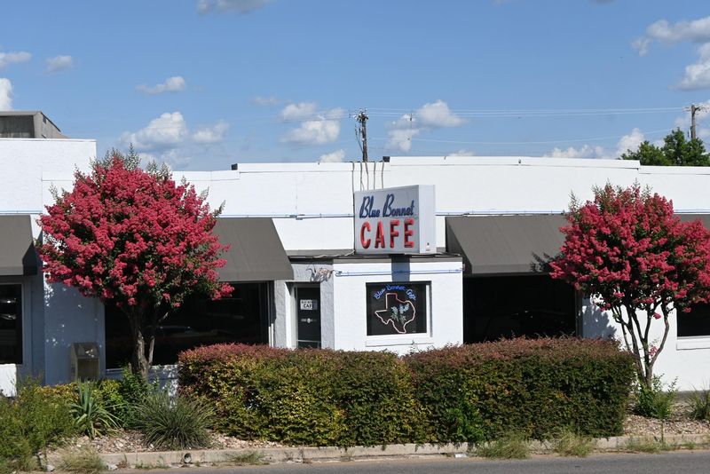 Blue Bonnet Café (Texas)