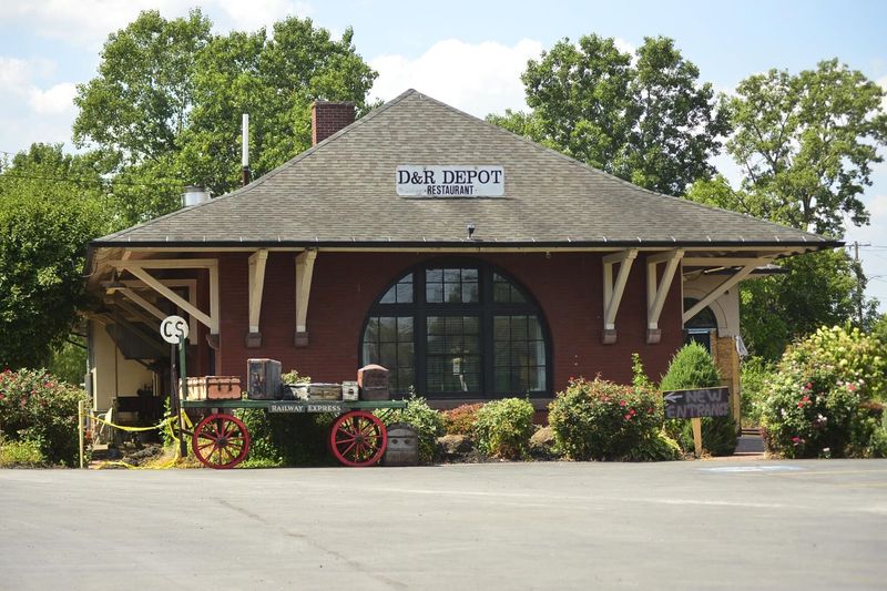 D&R Depot Restaurant — Le Roy, NY