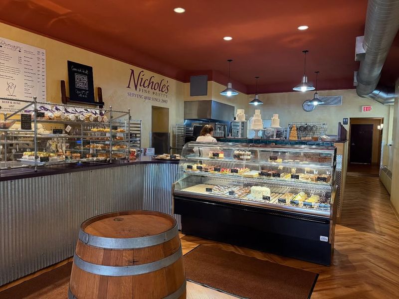 Nichole's Fine Pastry & Café (North Dakota)