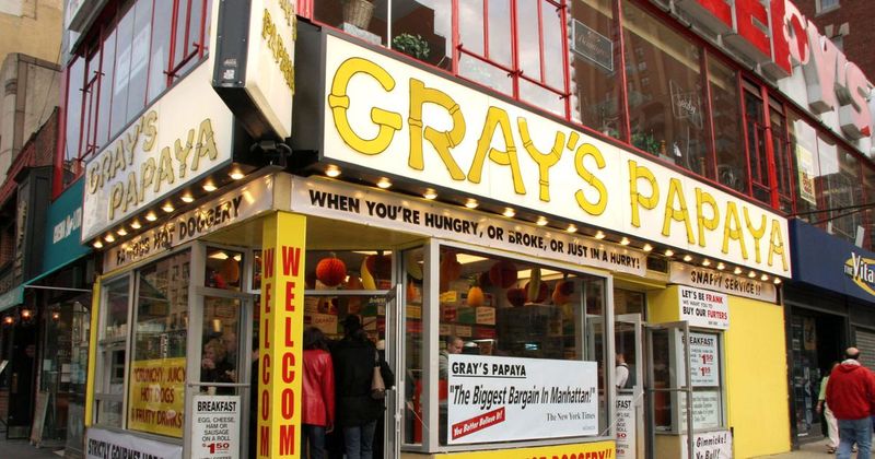 Gray’s Papaya (Upper West Side, Manhattan, New York)