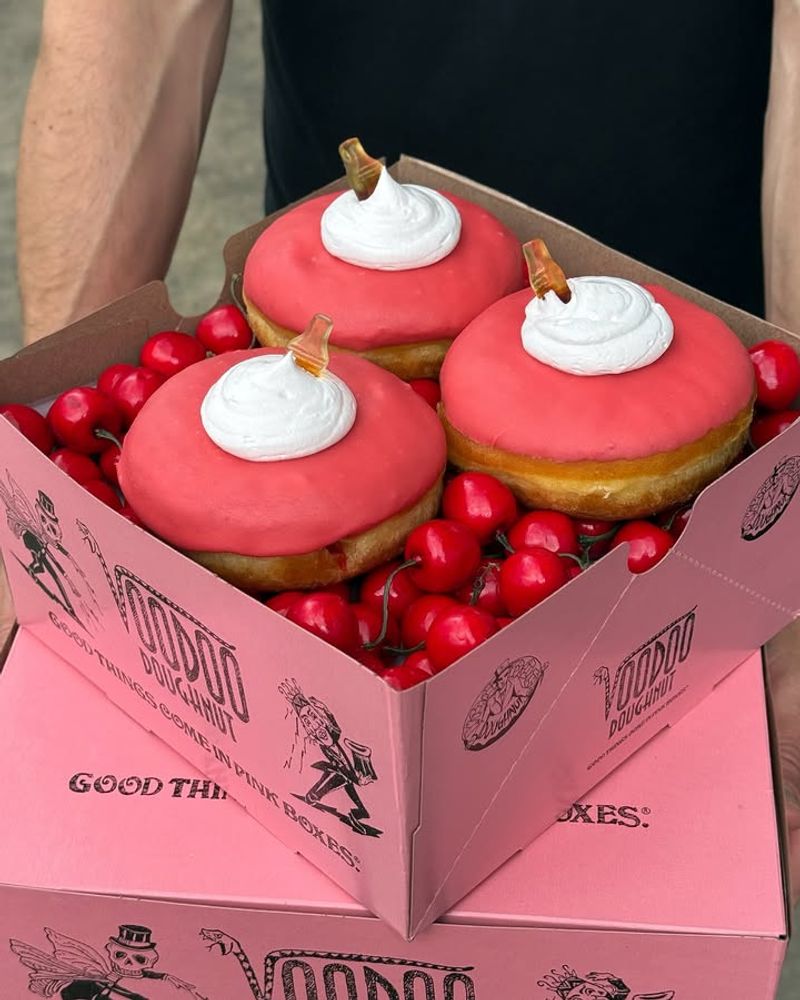 Sour Cherry Cola Pop