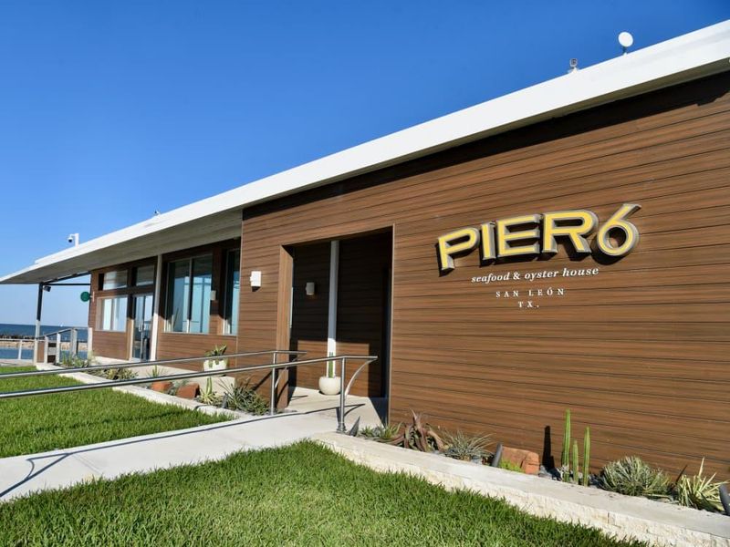 Pier 6 Seafood & Oyster House (San Leon)