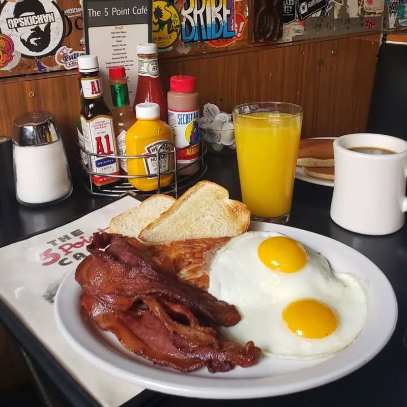 The 5 Point Café - Washington