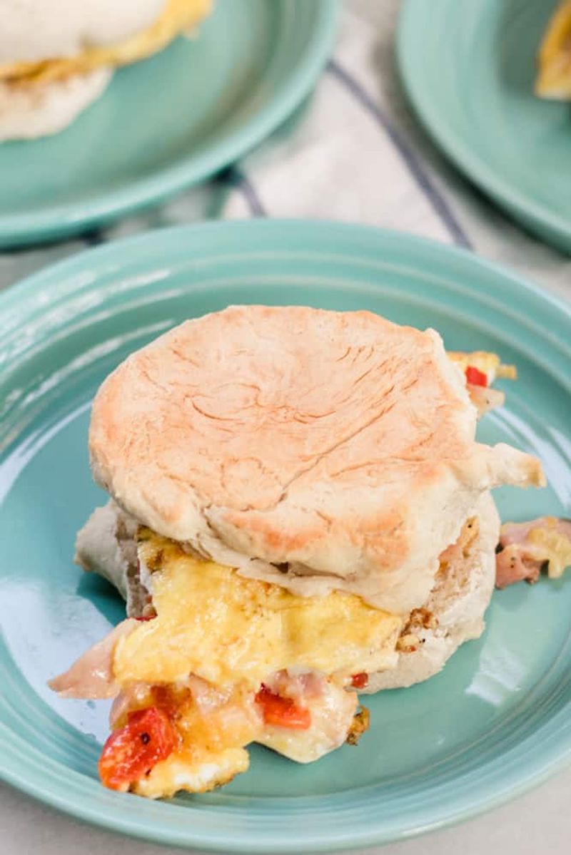 Biscuit Sandwiches with a Folded Omelet-Style Egg