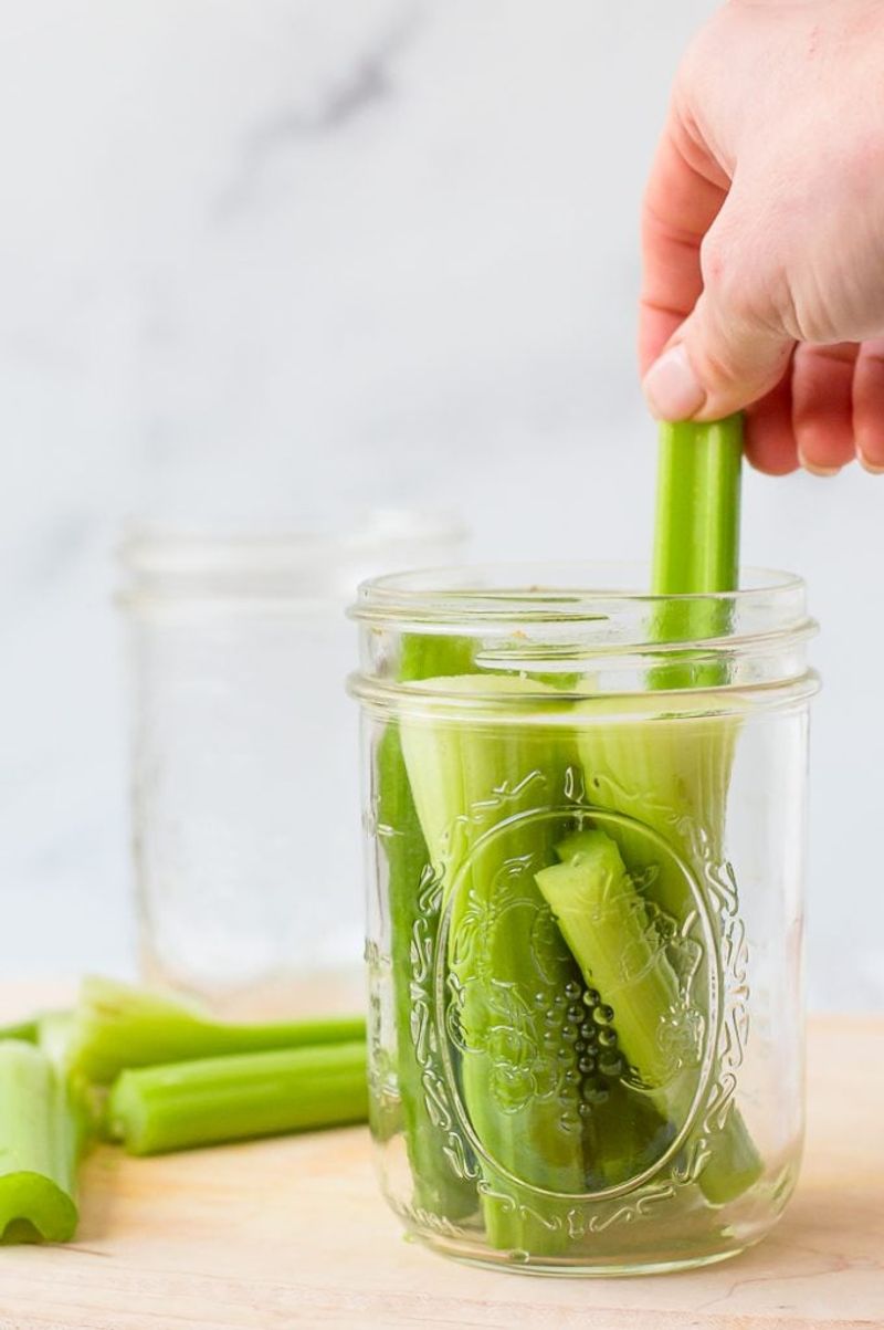 Keeping Celery Crisp In Water
