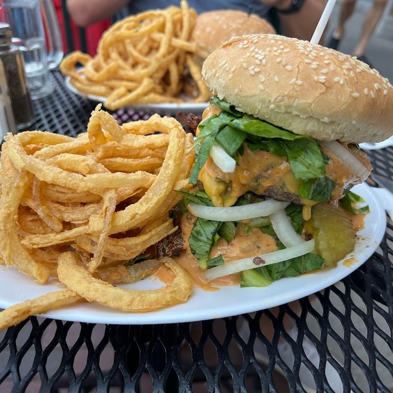 Mr. Bartley's Burger Cottage (Massachusetts)