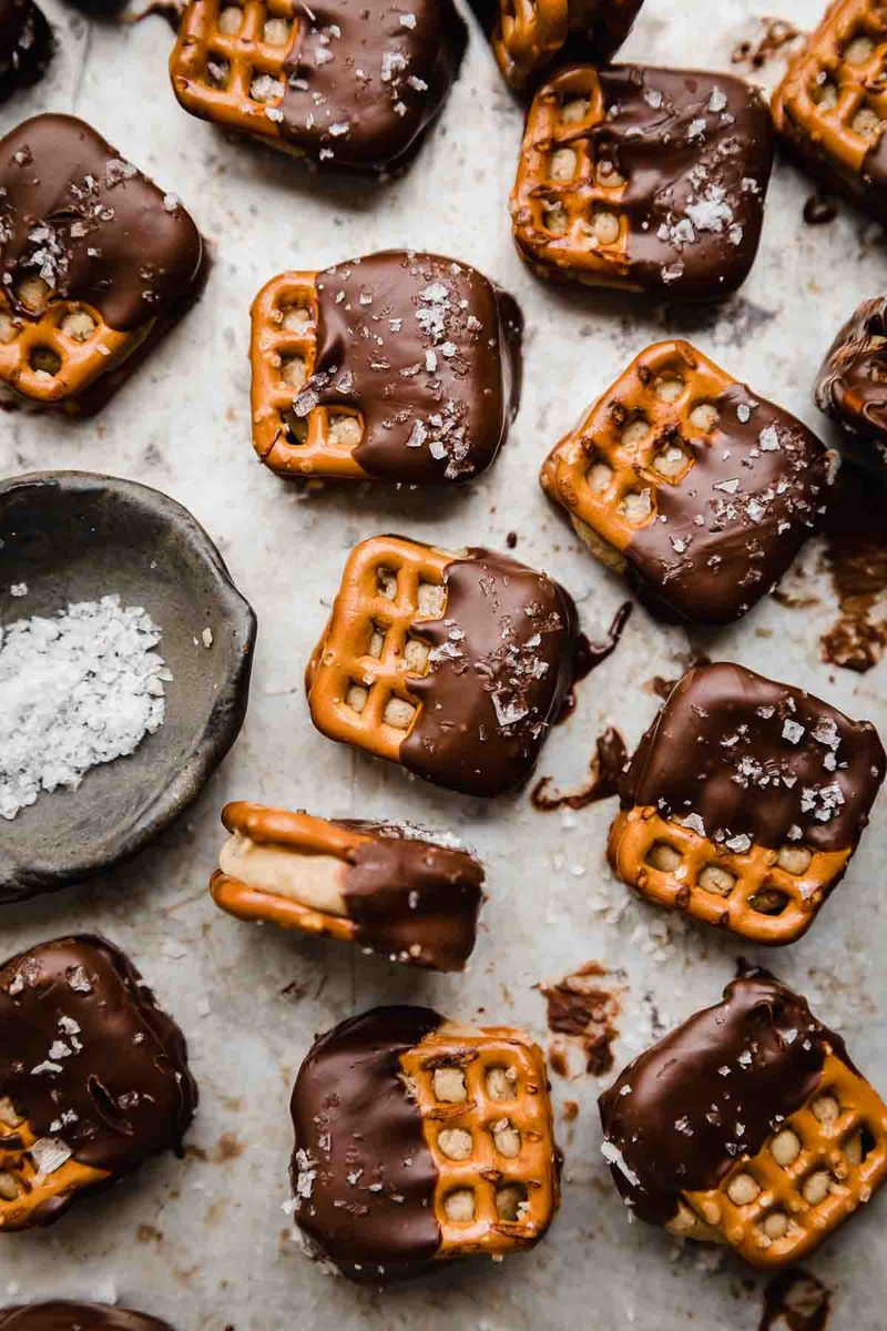 Chocolate-Dipped Pretzel Bites