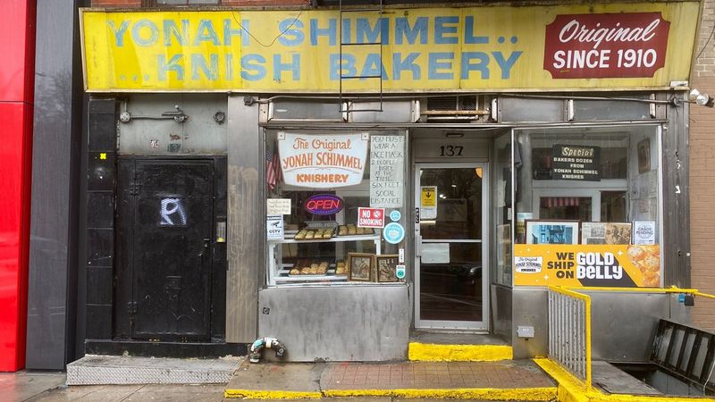 Yonah Schimmel Knish Bakery