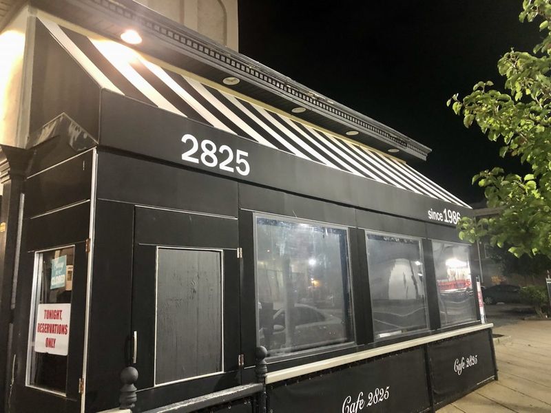 Cafe 2825