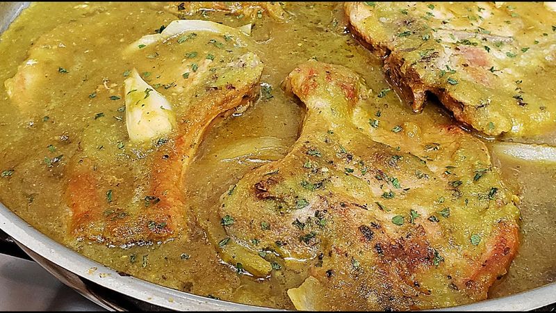 Chile Verde Pork Chops