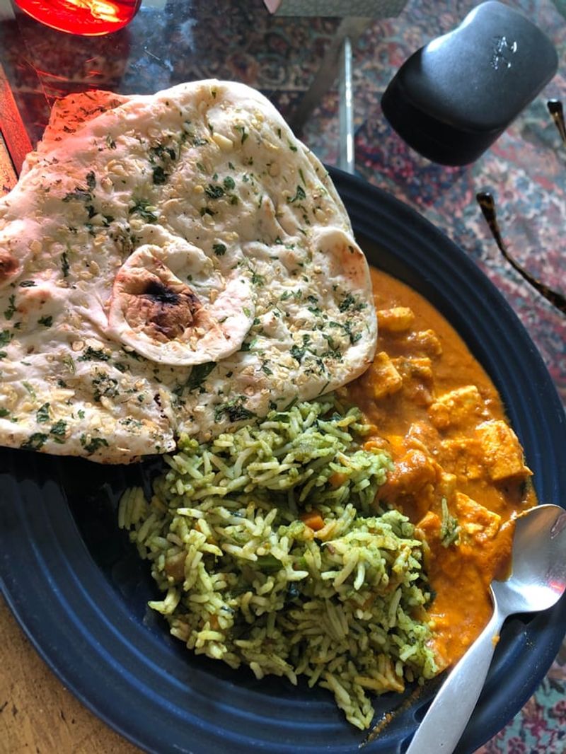 Tikka Masala Paneer With Garlic Naan