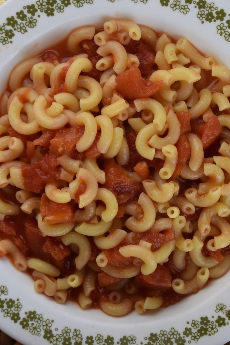 Macaroni with Tomato and Onion