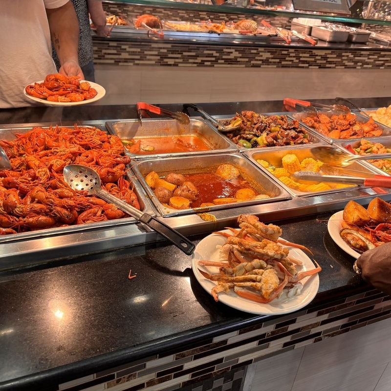 Harbor Seafood Super Buffet: Ocean Flavors in the Desert