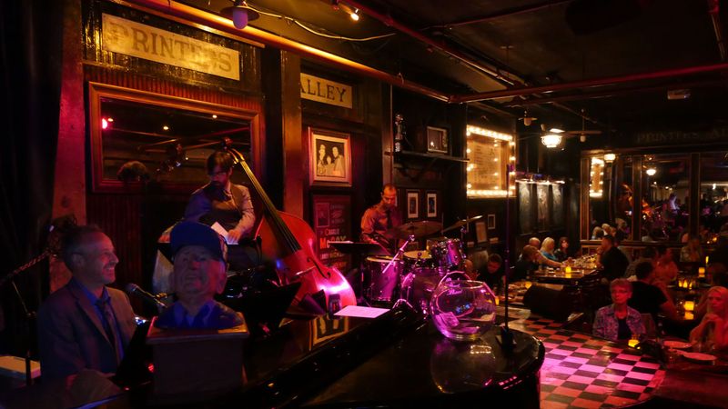 Skull's Rainbow Room (Tennessee)