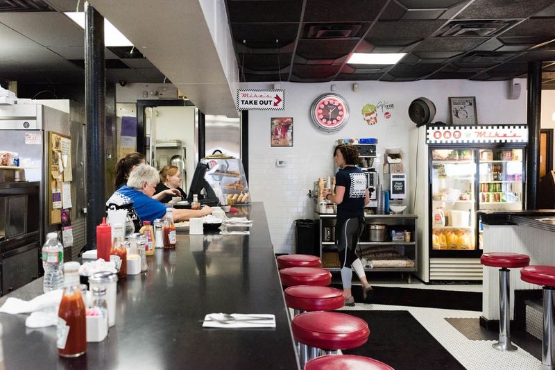 Massachusetts — Mike’s City Diner (Boston)