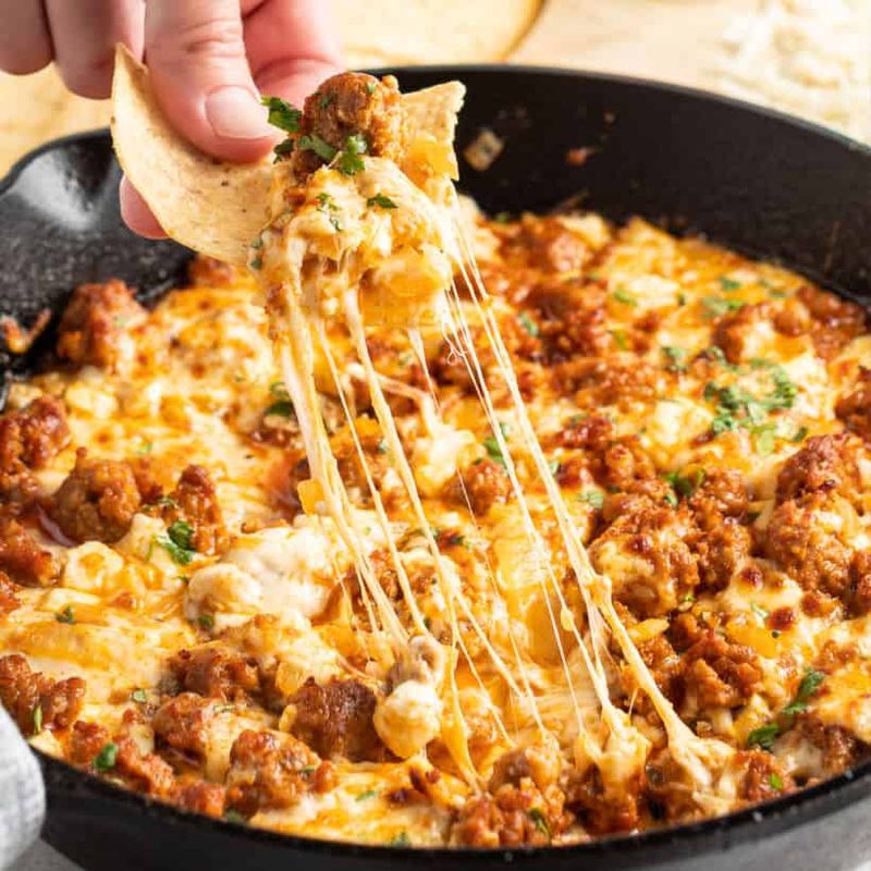 Queso Fundido con Chorizo