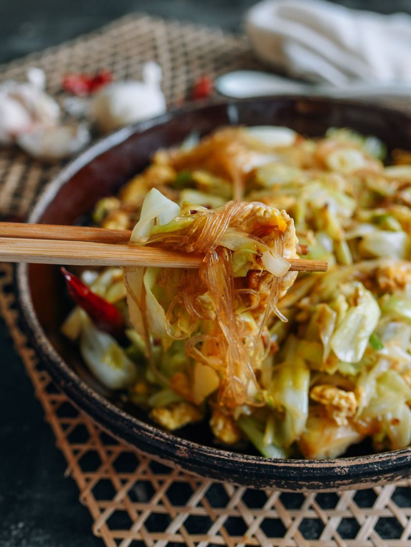 Suan Cai Fen (Pickled Cabbage with Glass Noodles)