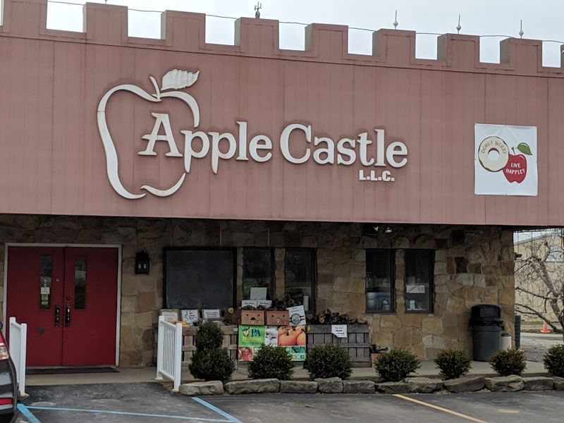 Apple Castle: Orchard-Fresh Delights