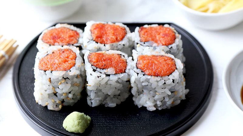 Sushi Rolls (Basic Maki, California, Spicy Tuna)