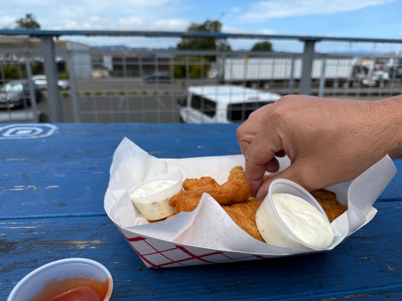 Sea Lions Make the Perfect Lunch Sidekick