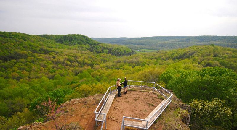 Buzzardroost Rock Trail &ndash; Edge of Appalachia Preserve, Near West Union