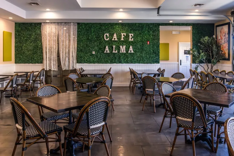 Caf&eacute; Alma