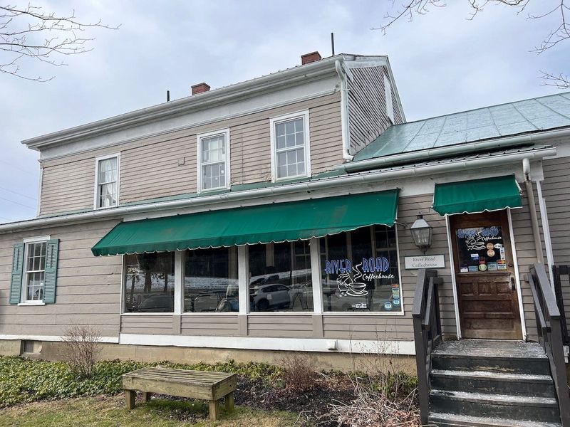 River Road Coffeehouse, Granville