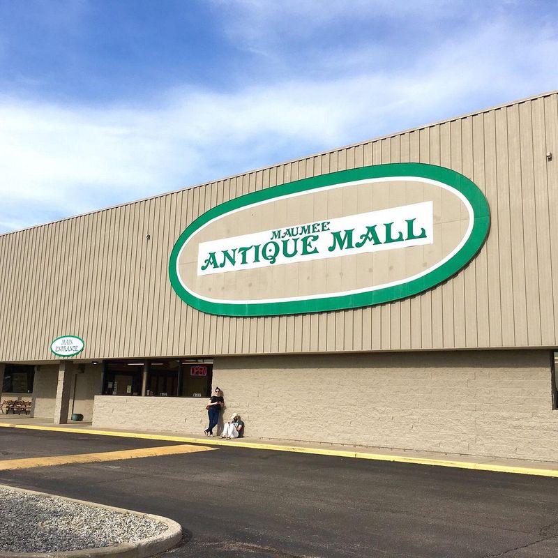Maumee Antique Mall (Maumee)