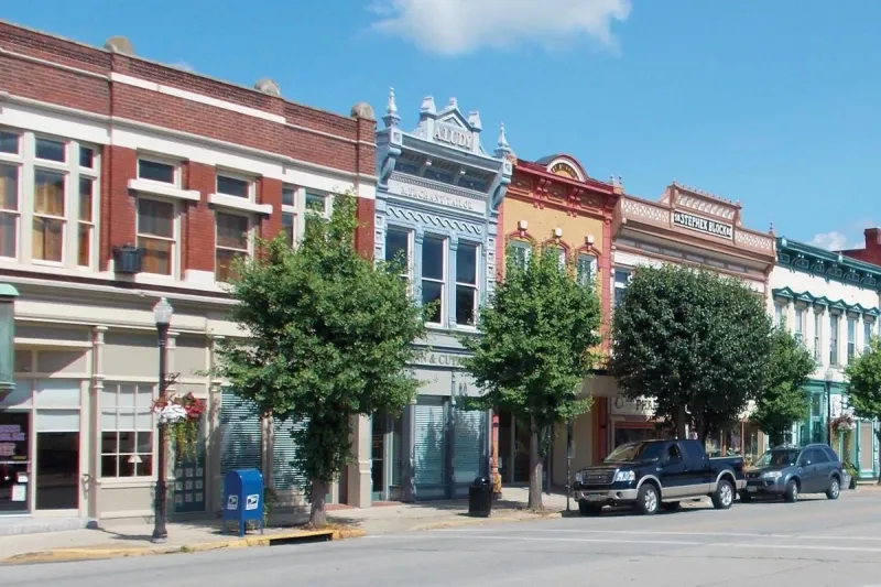 Slow-Paced Downtown Strolls
