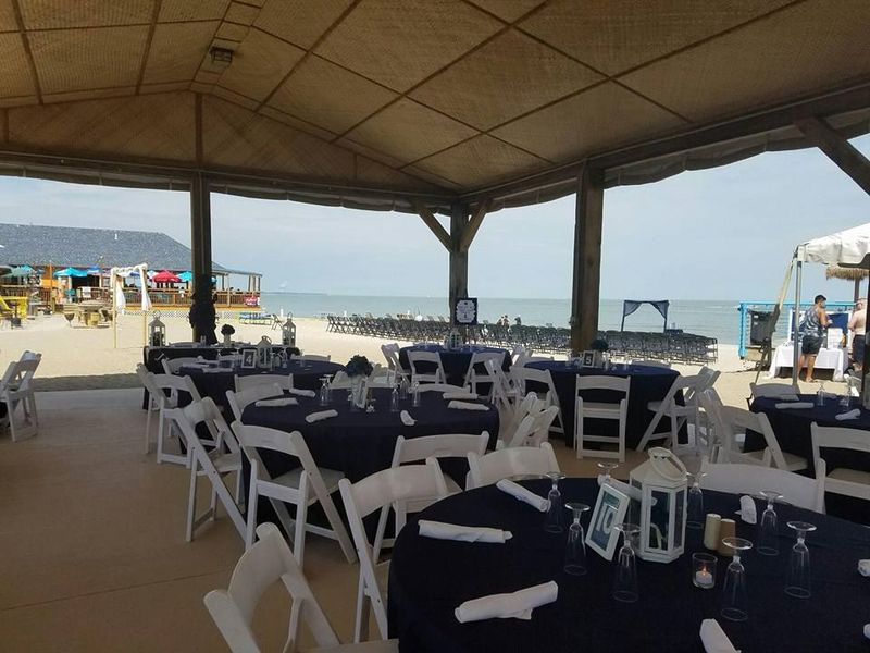 Dock’s Beach House, Port Clinton