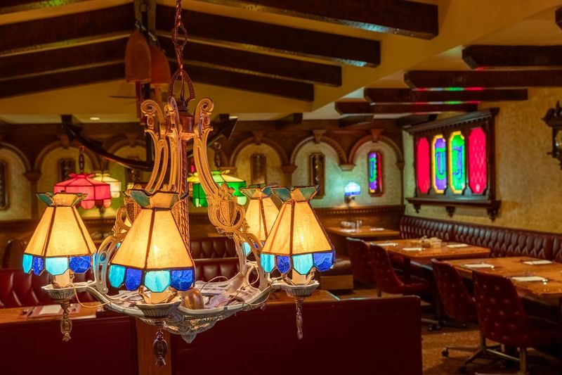 Navigating Service, Waits, And Reservations