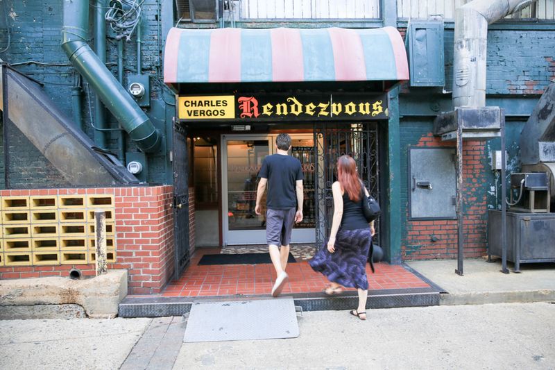 Charlie Vergos&rsquo; Rendezvous