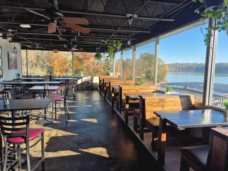 The Grille At Lakeshore