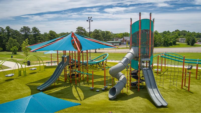 What To Know Before You Plan Your Day At Henslee Park