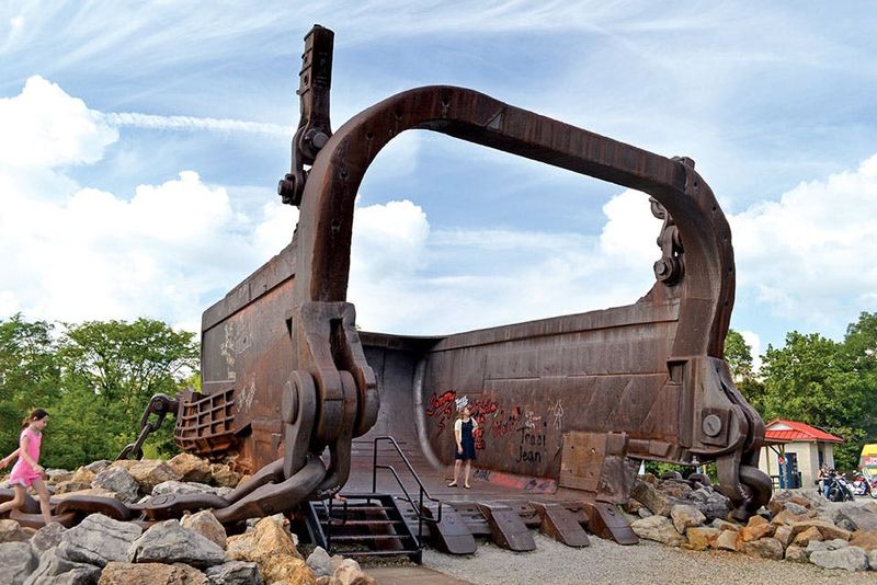 Big Muskie Bucket, McConnelsville, Ohio