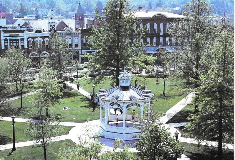 Medina Public Square (Medina)