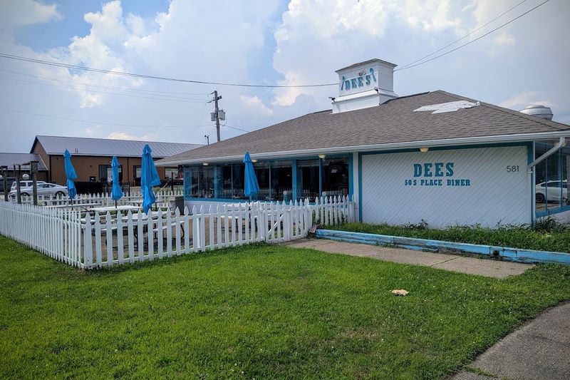 Dee’s 50’s Place Diner