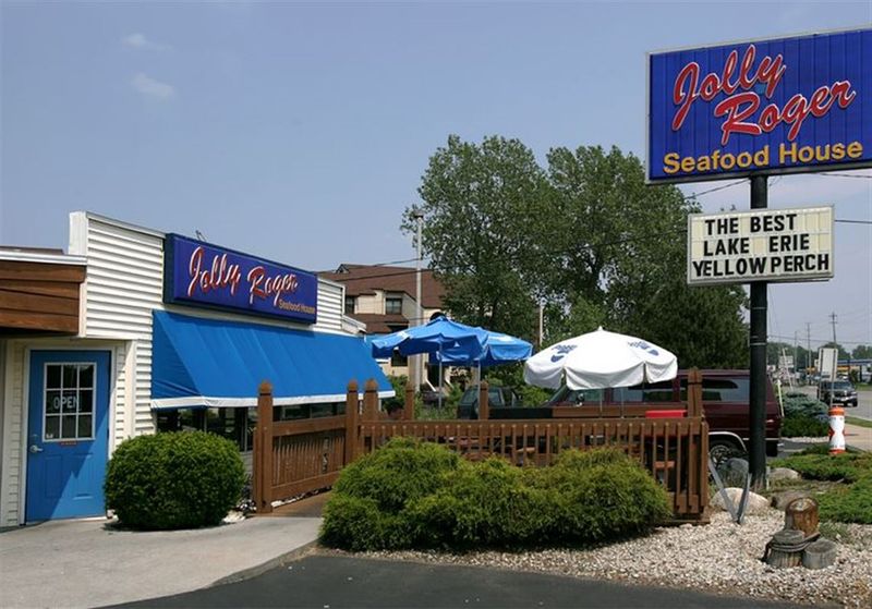 Jolly Roger Seafood House, Port Clinton