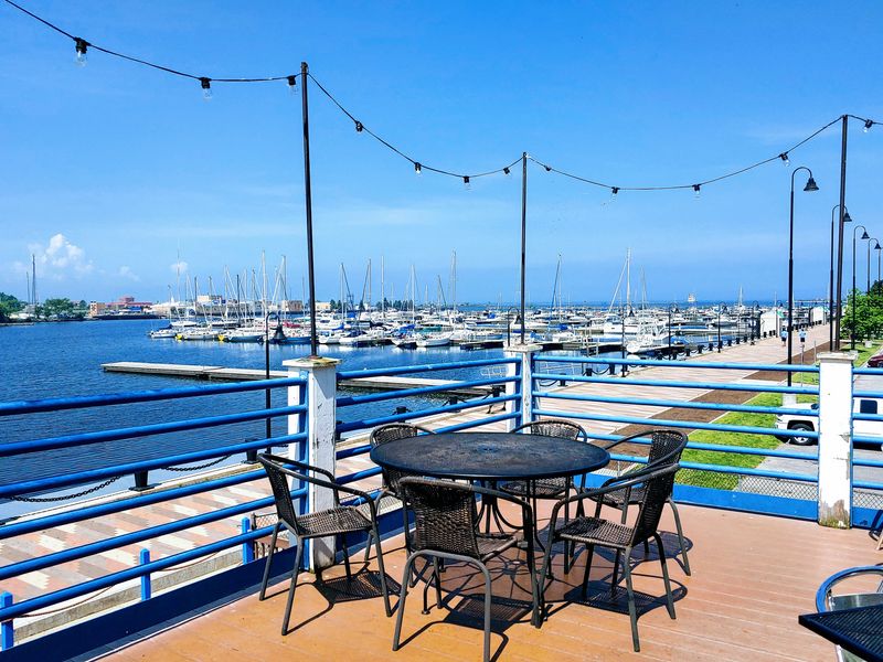 Erie Steak & Seafood Co., Lorain