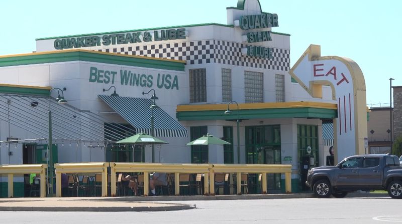Quaker Steak & Lube, Valley View