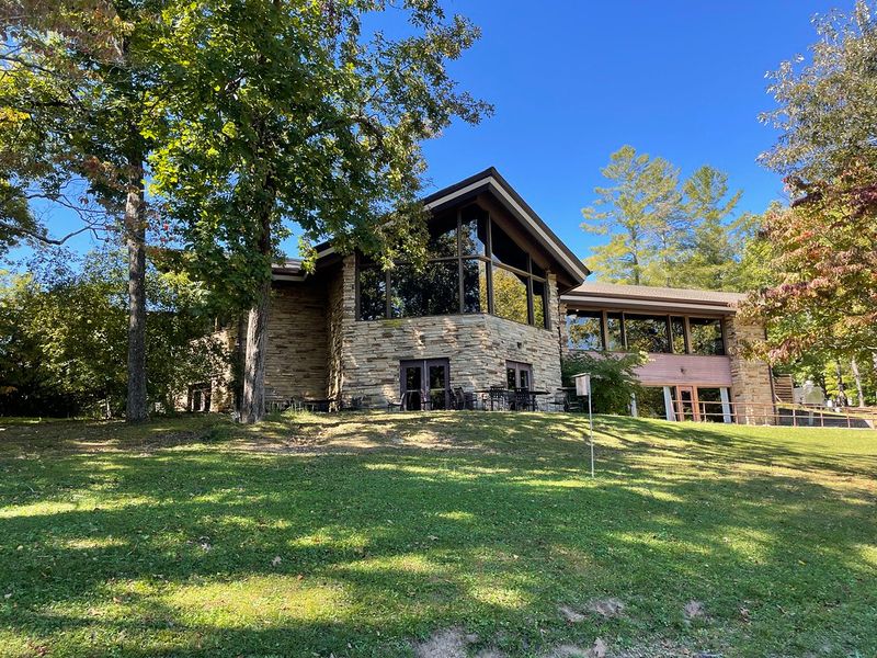 A lakeside setting that feels instantly calming