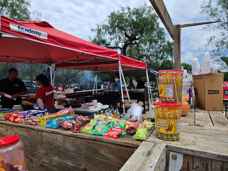 Las Esperanza Flea Market (San Antonio)
