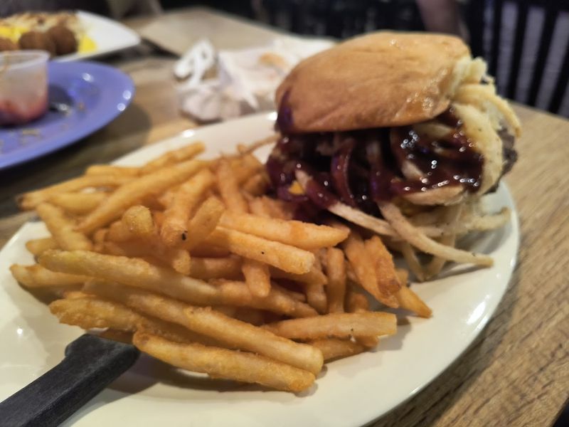 Burgers That Rival the Seafood