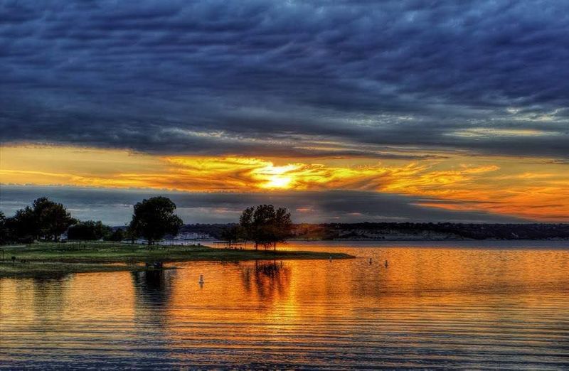 Lakeside Village (Lake Whitney)
