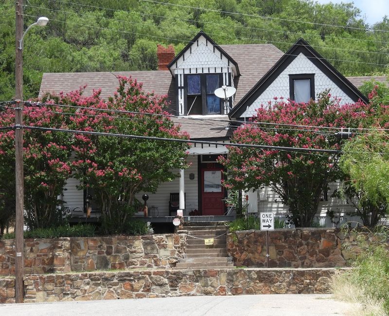 The Haunted Hill House (Mineral Wells)